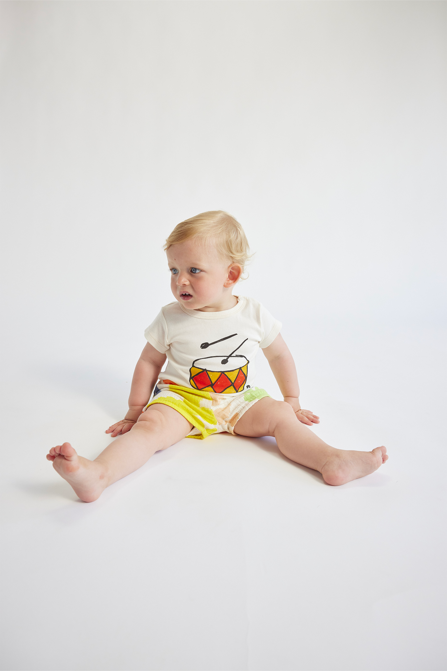 BABY SPEEL DE DRUM LICHAAM