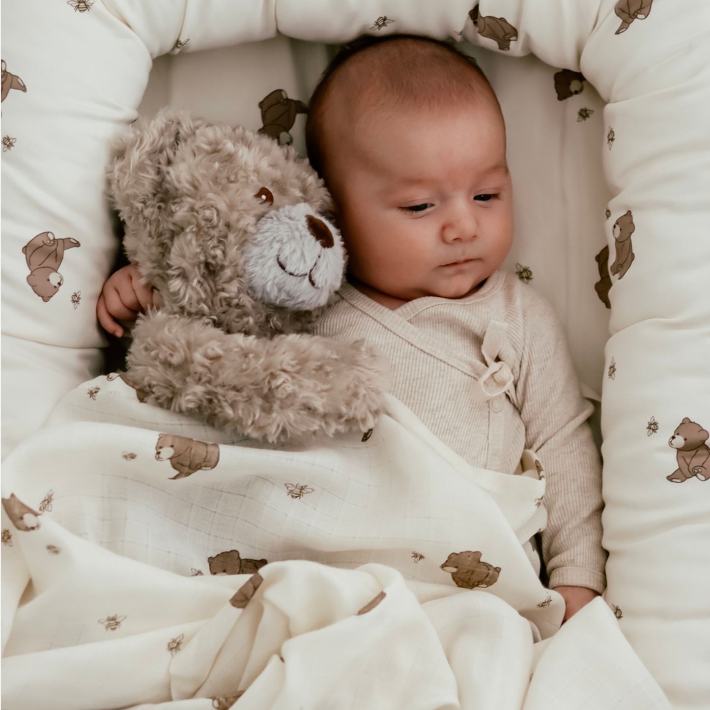 MUSLIN SWADDLE BEES AND BEARS